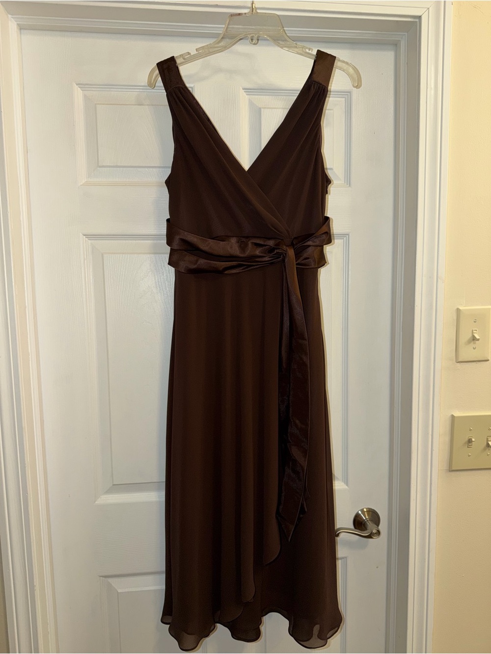 Jones New York Chocolate Brown V-Neck Midi Dress